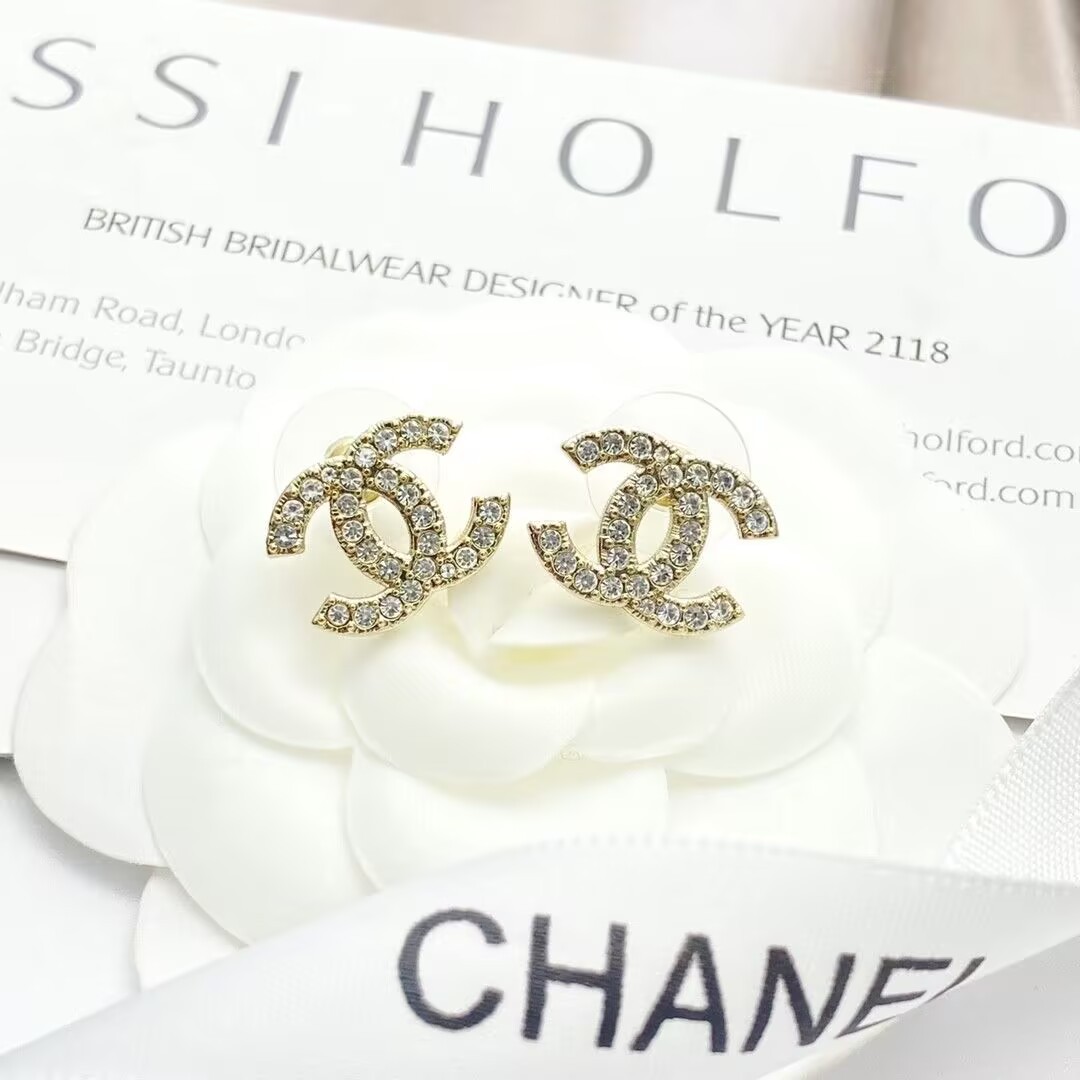 CHANEL COCOラインストーンピアス