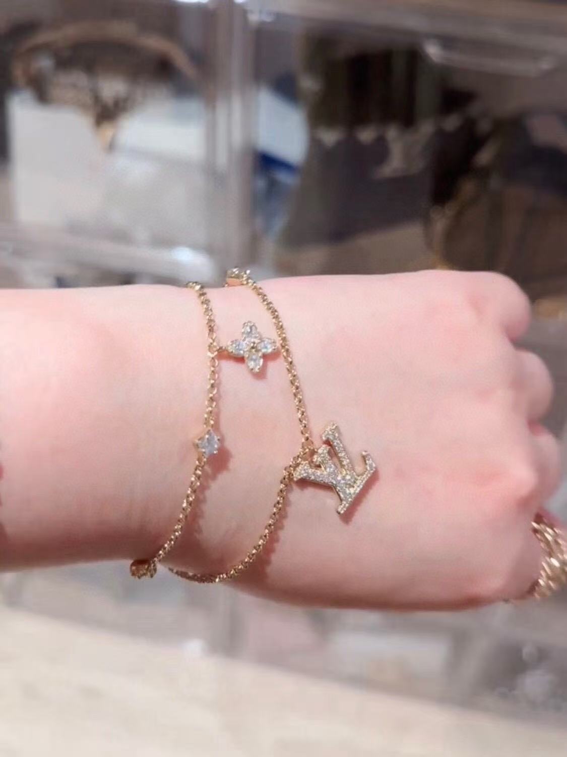 Louis vuitton ブレスレット･レディ LV