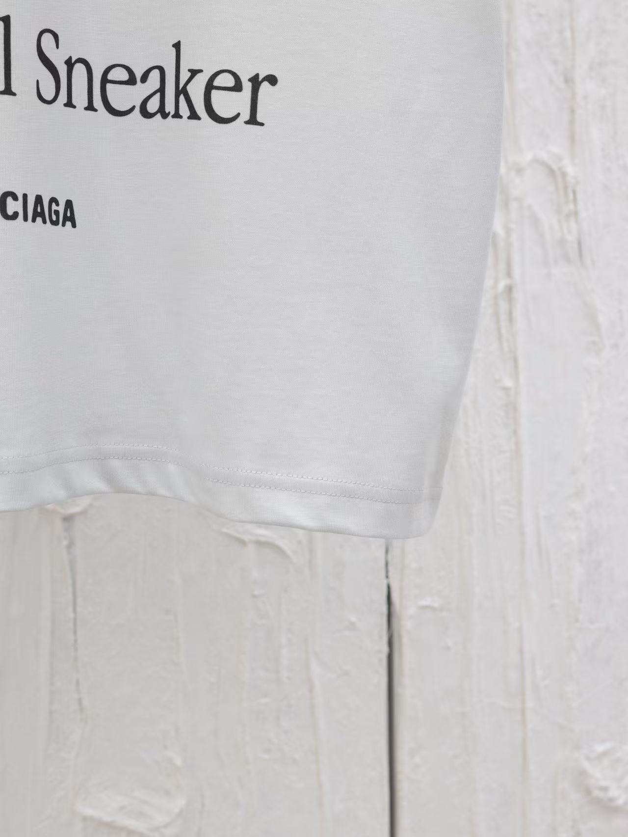 Balenciaga ダーティーエフェクト ホワイト の メンズ BASKETBALL SNEAKER Tシャツ オーバーサイズ