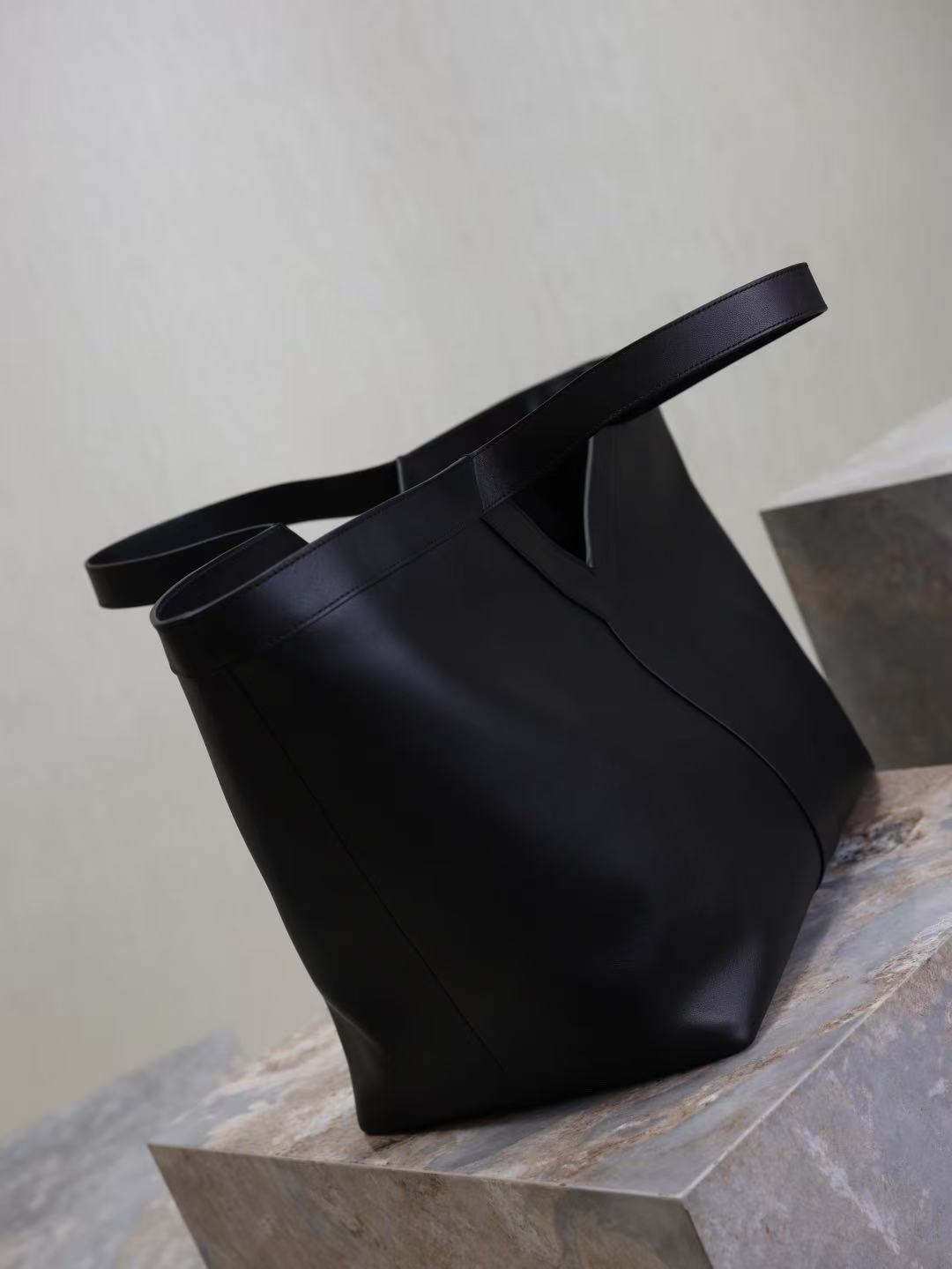 Saint Laurent サンローラン  トート（レザー）