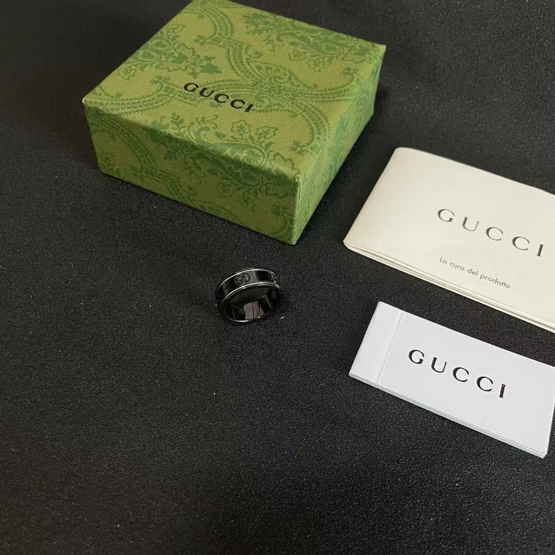 GUCCI オンライン限定 シンバンド ホワイトゴールド/ブラックコランダム