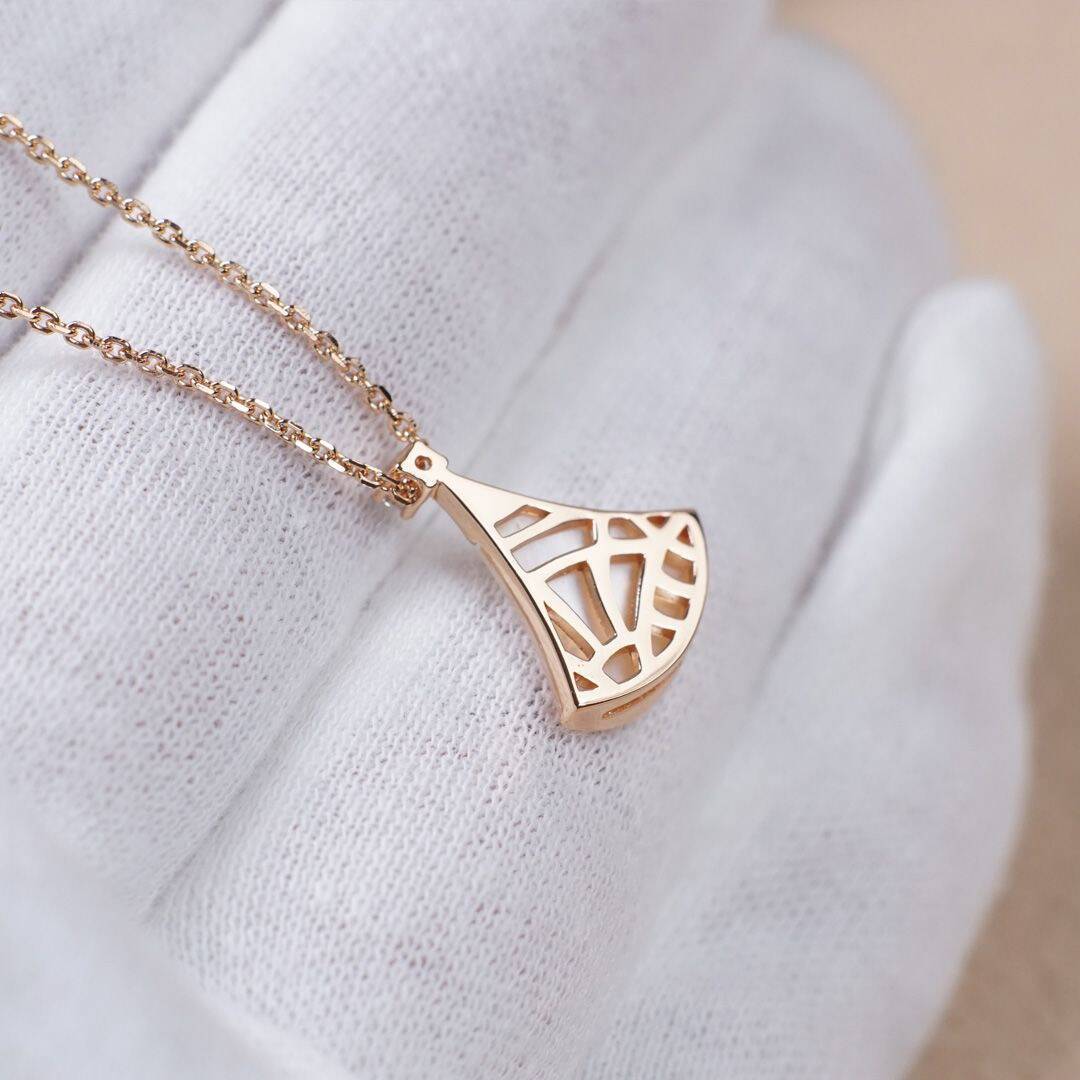 ディーヴァ ドリーム ネックレス