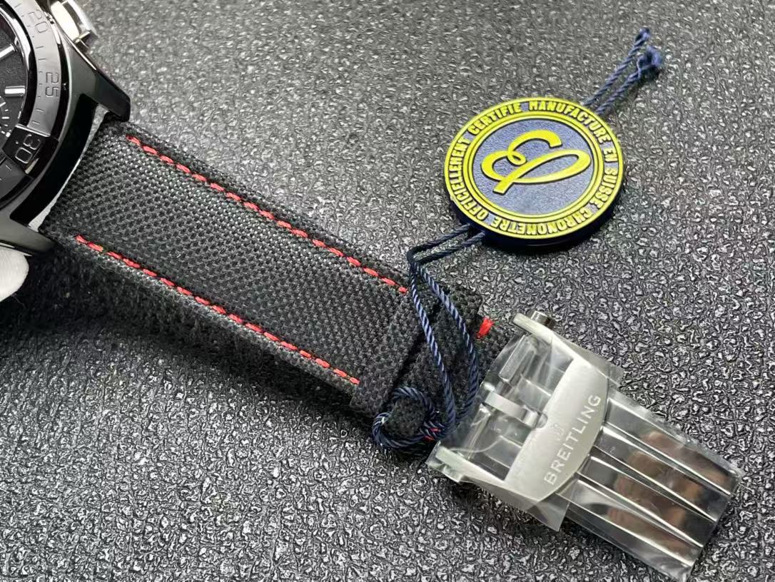 Breitling ブライトリング  アベンジャー B01 クロノグラフ 44 ナイト ミッション ダスト デビルズ