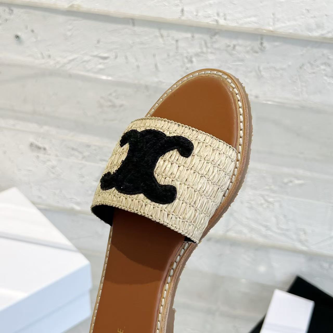 CELINE リンピア ミュール / ラフィア