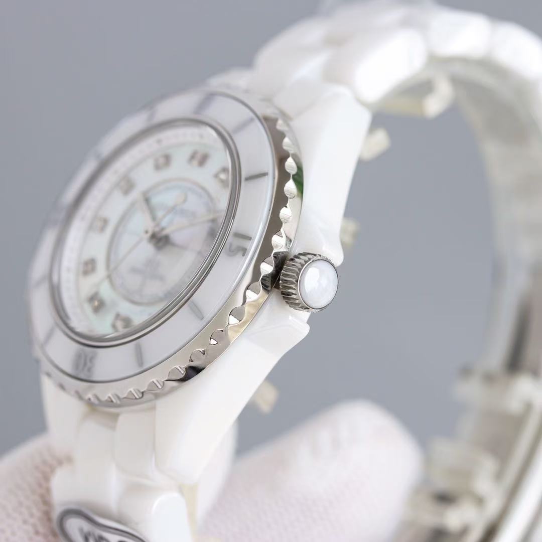 CHANEL J12 キャリバー 12.2, 33mm