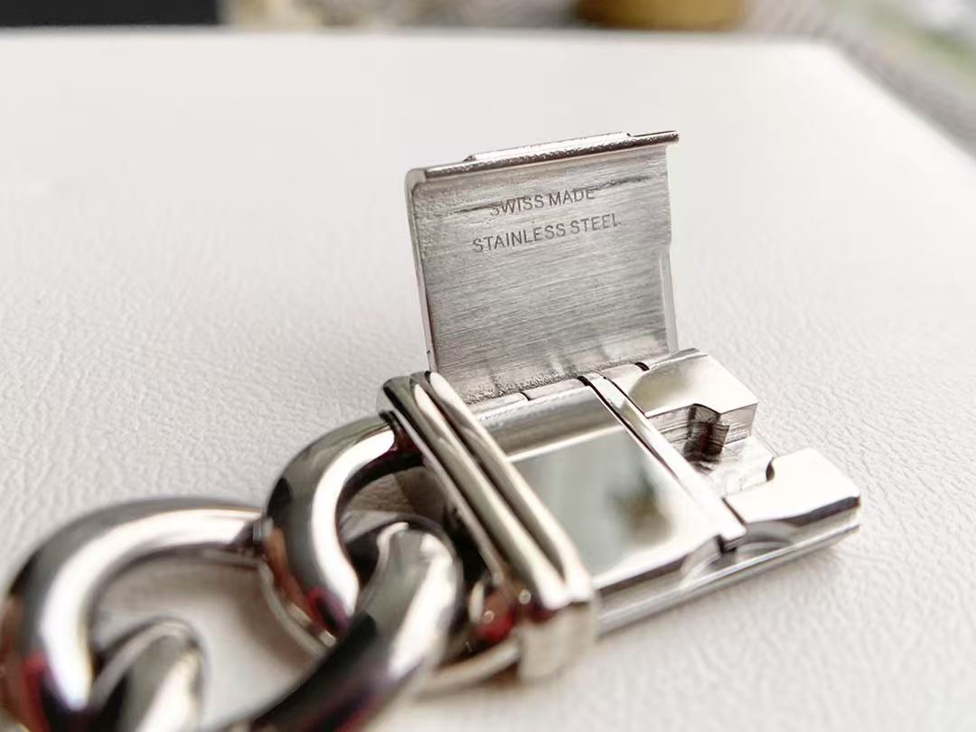 CHANEL プルミエール メタル チェーン