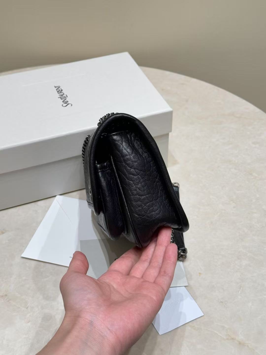  Saint Laurent サンローラン ニキ ミニ（グレインラムスキン）