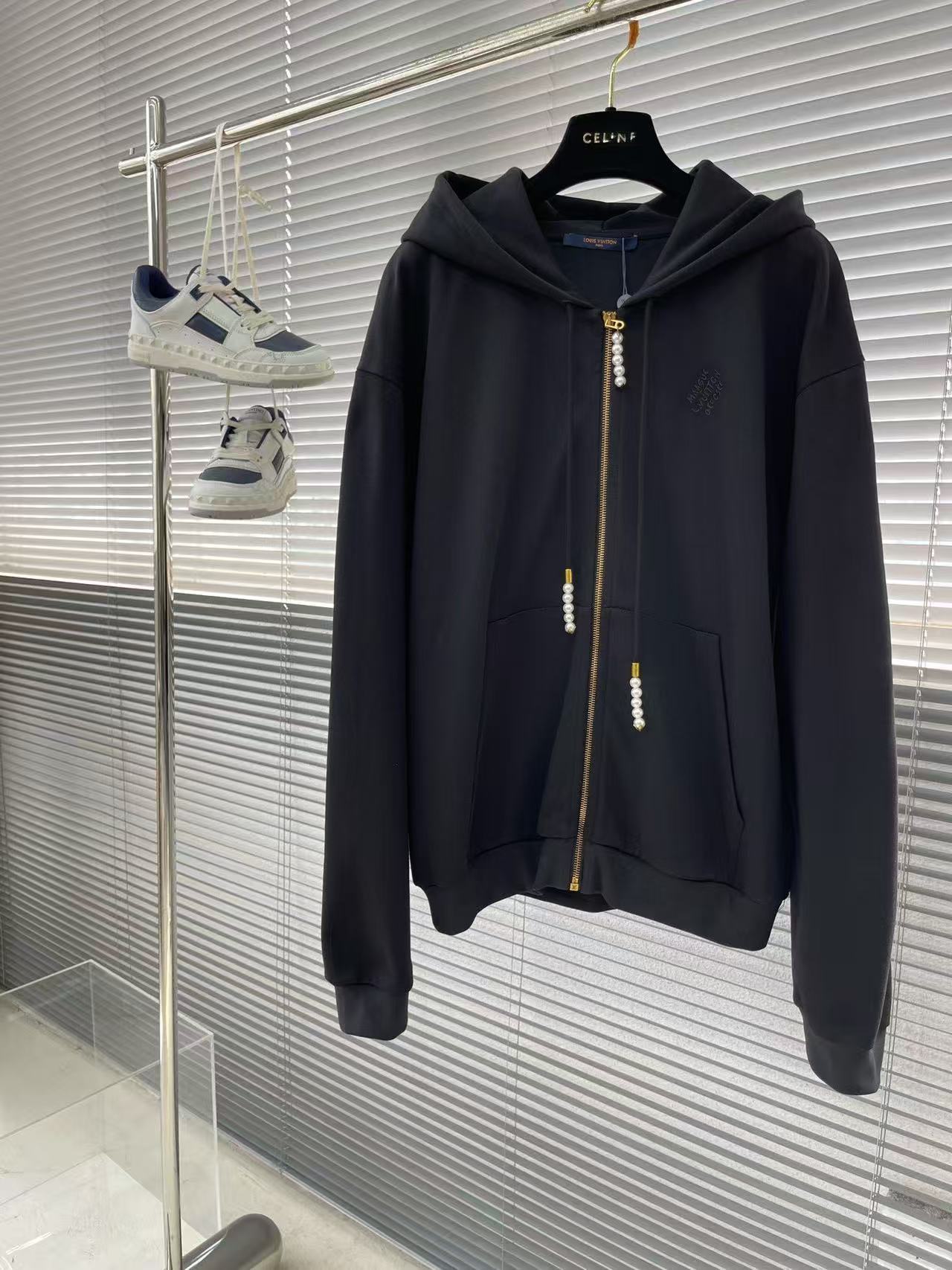 LV エンブロイダードジップジャージーフーディ+ショーツ