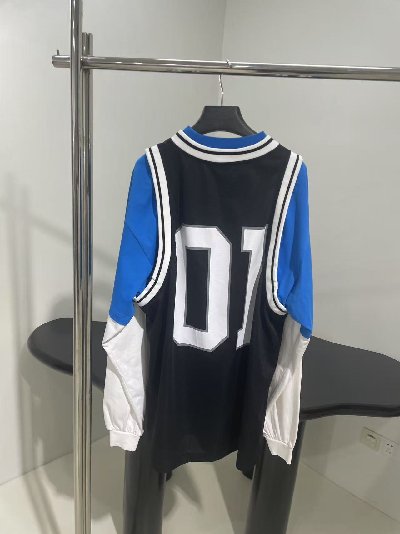 Balenciaga ブラック/ホワイト の メンズ BASKETBALL SERIES - レイヤード ロングスリーブ Tシャツ