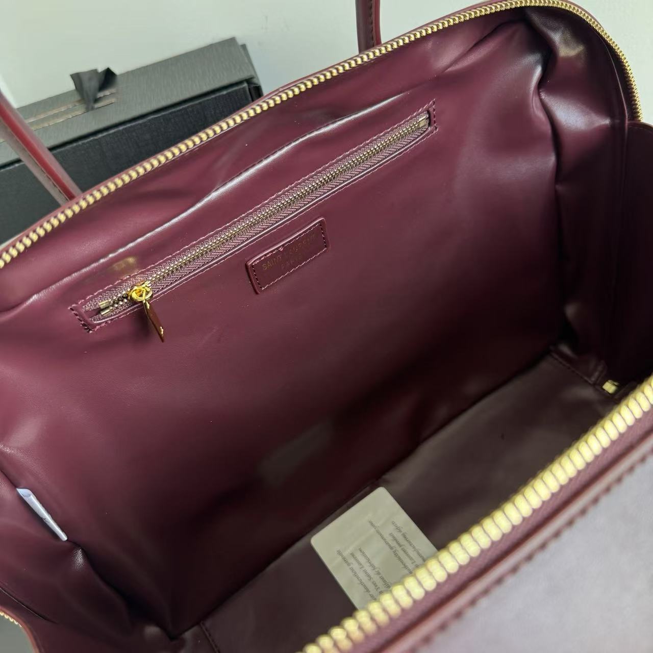 Saint Laurent サンローラン サック ド ジュール バウレットバッグ（サンローラン ボックスレザー）