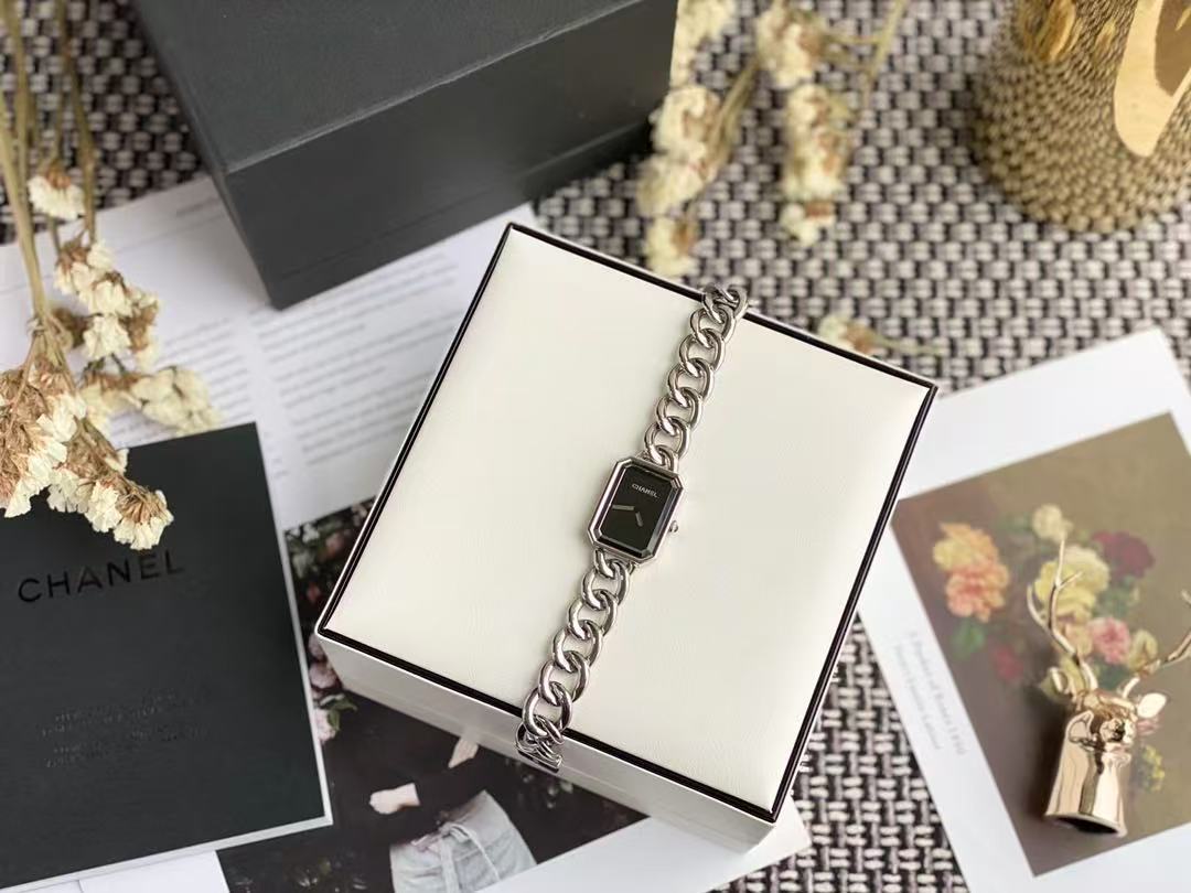 CHANEL プルミエール メタル チェーン