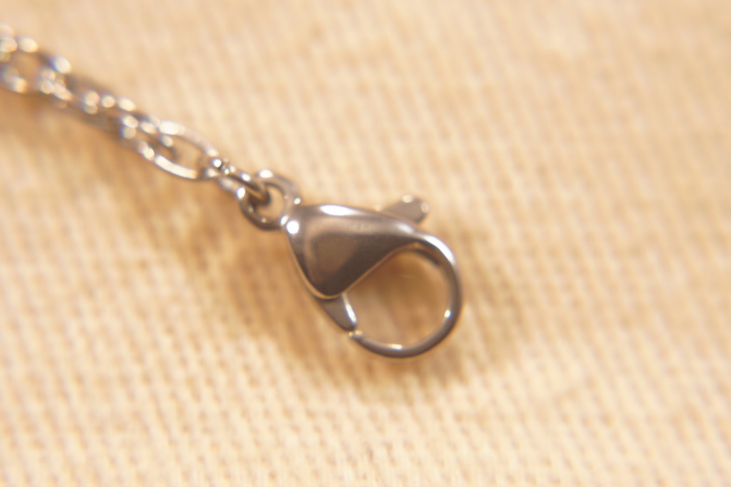 M00675 ペンダント･モノグラム ボールド