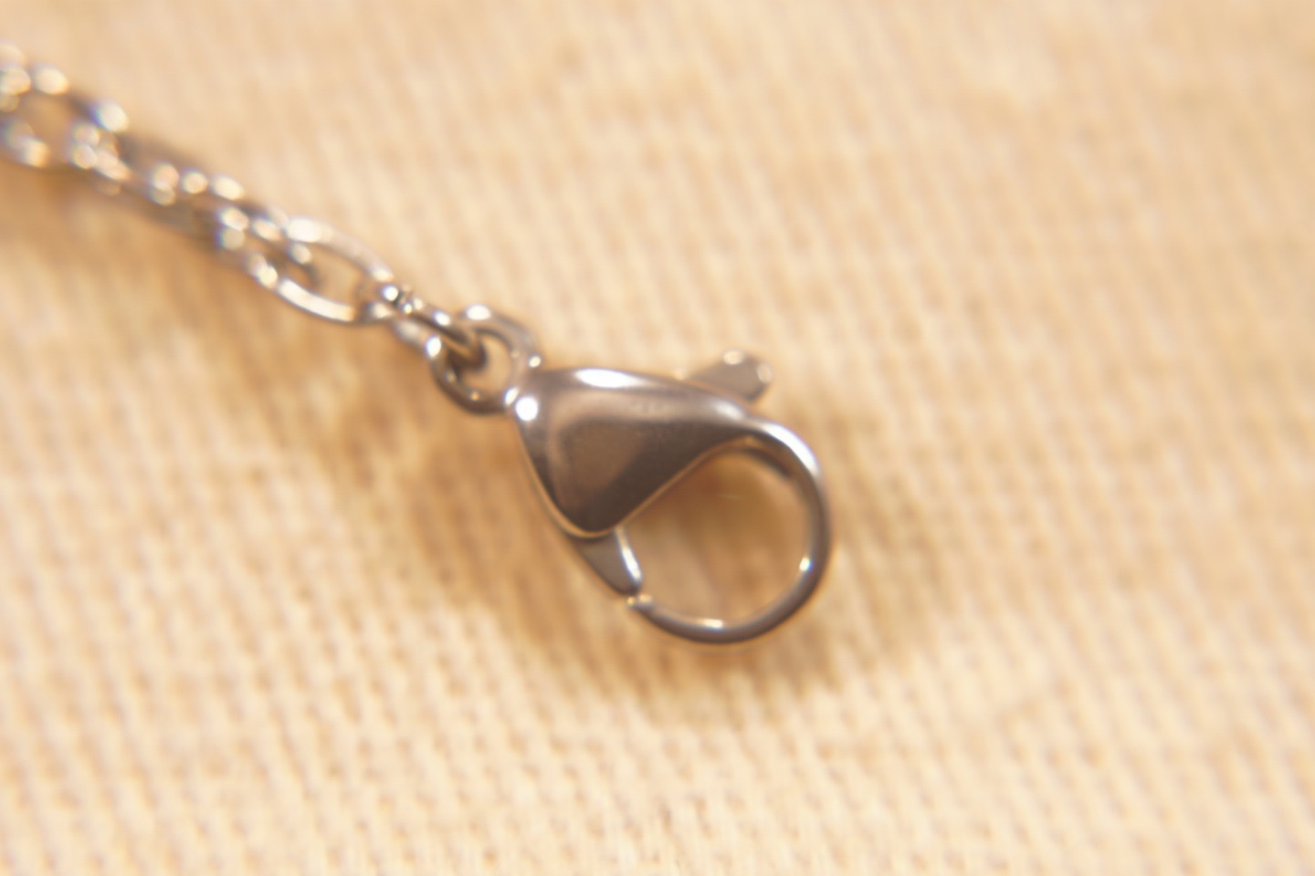 M00675 ペンダント･モノグラム ボールド