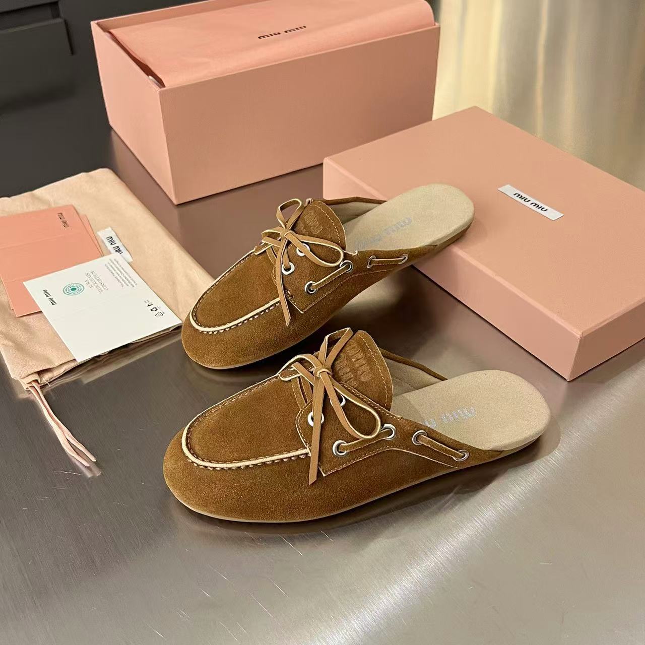 miumiu スエードのミュール