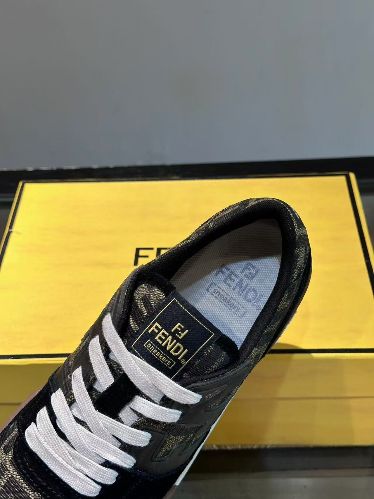 Fendi フェンディ マッチ スニーカー