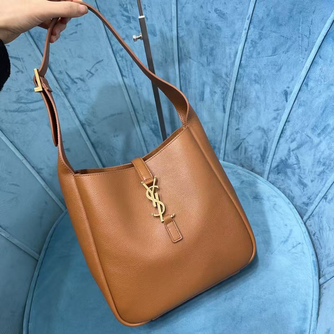 Saint Laurent サンローラン LE 5 À 7 ソフト スモール（グレインレザー）