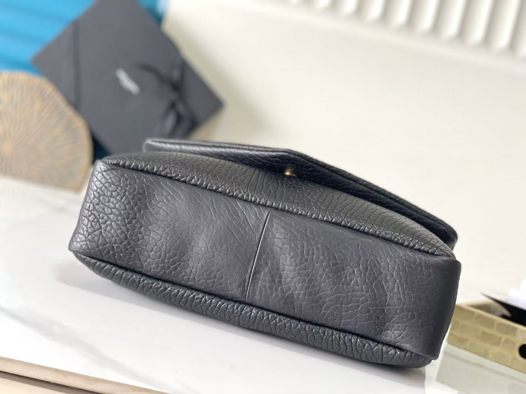   Saint Laurent サンローラン  カリプソ ラージ（グレインラムスキン）