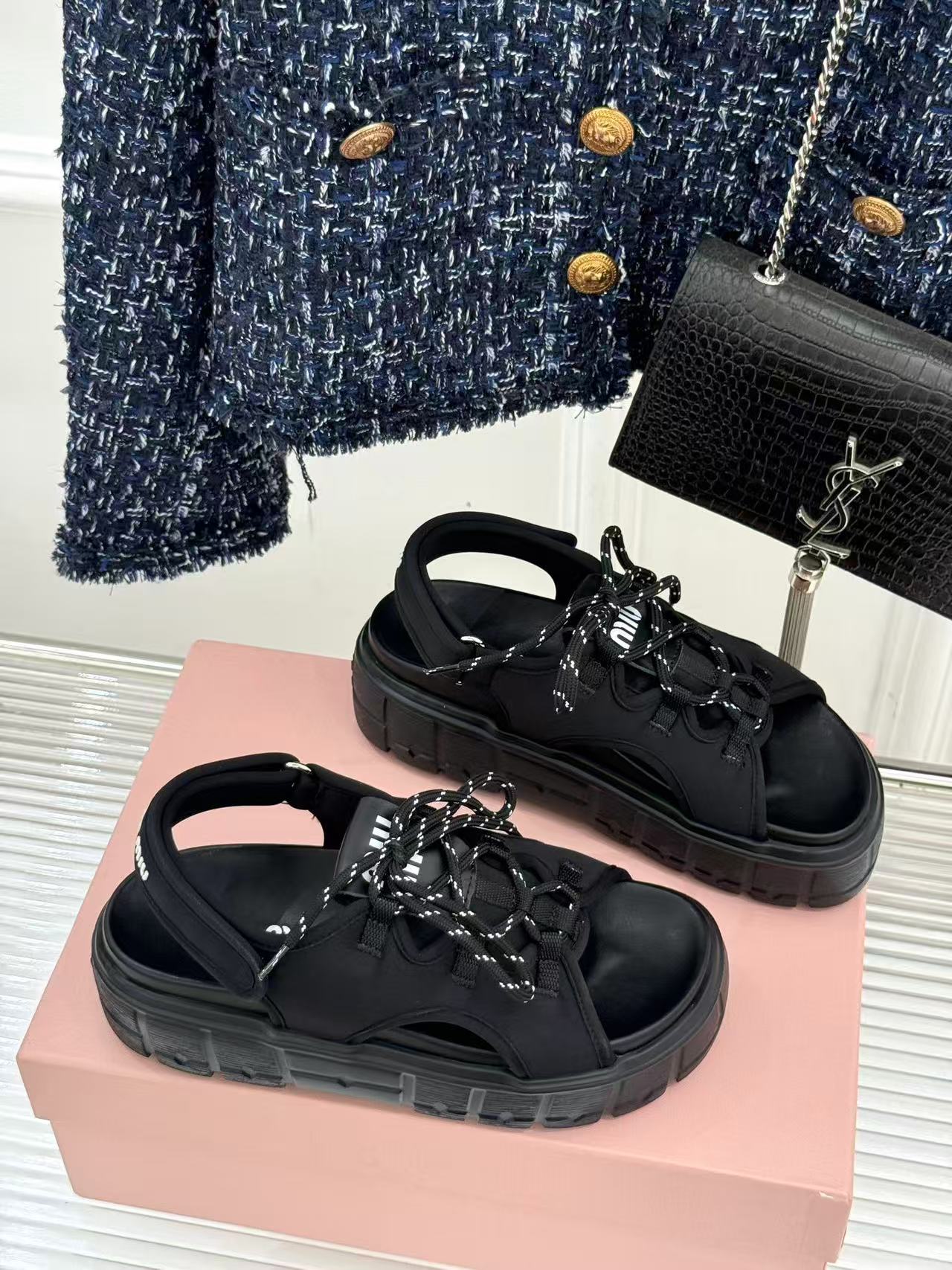 miumiu チャンキー ネオプレン サンダル