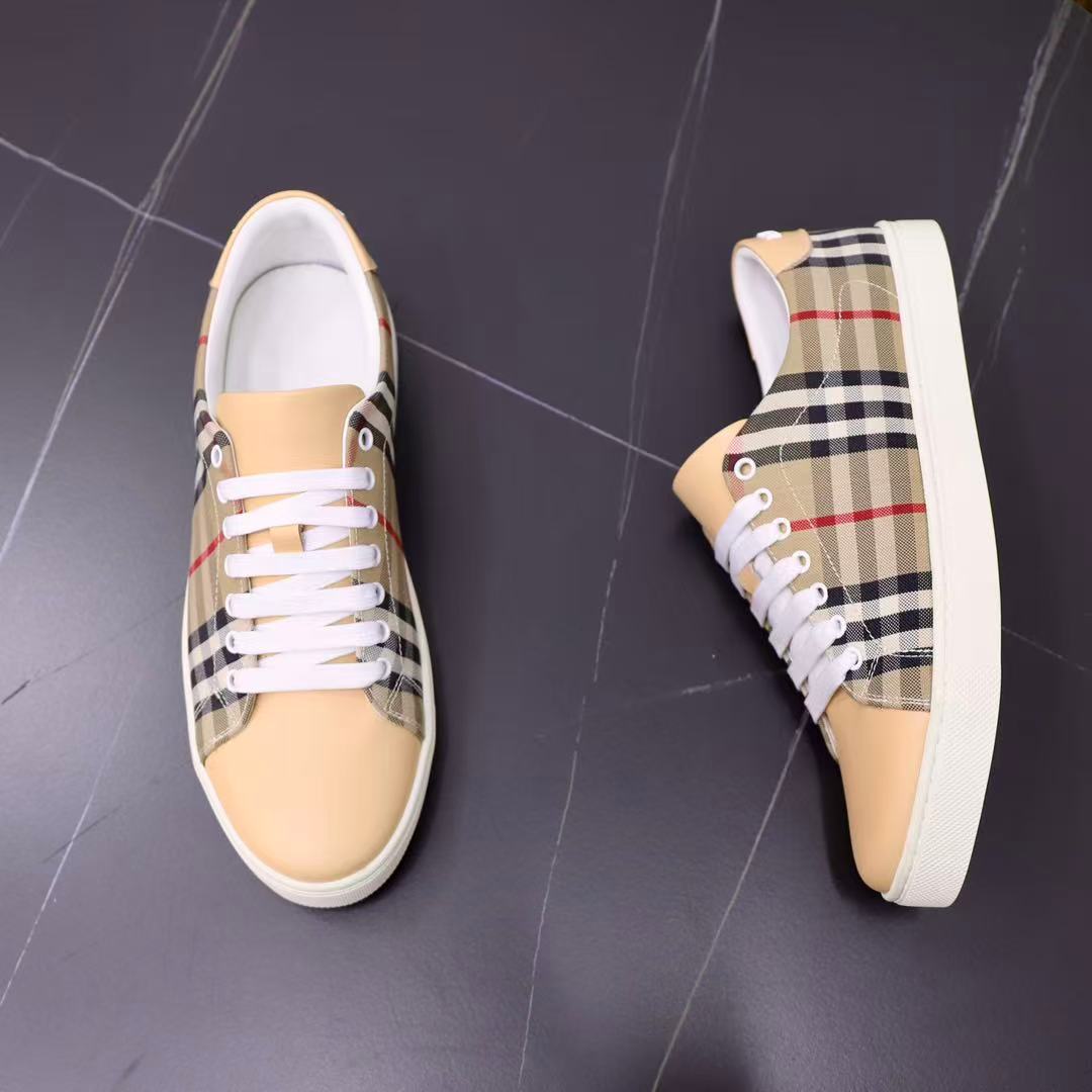 Burberry チェック＆レザー スニーカー