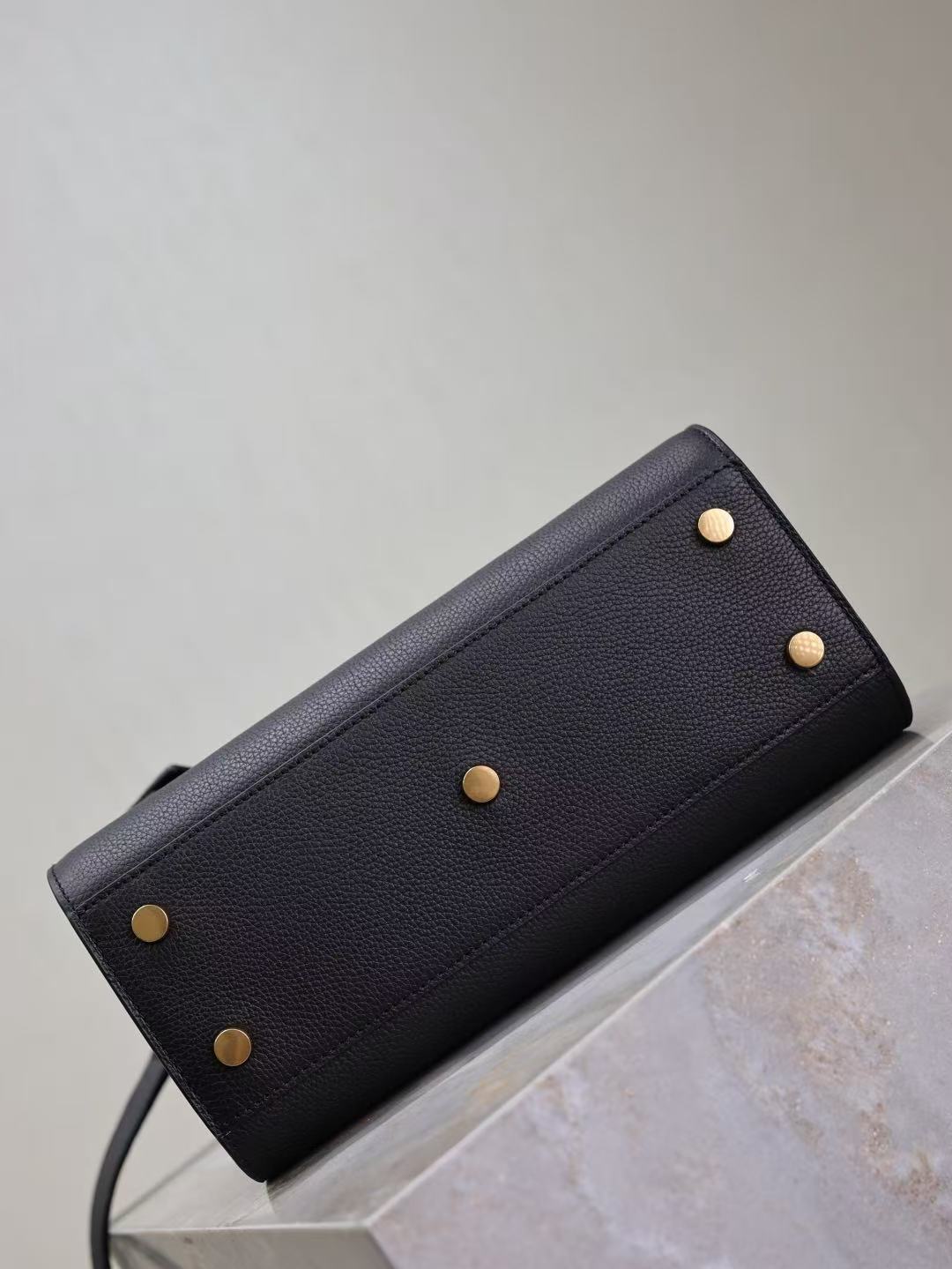 Saint Laurent サンローラン  サック ド ジュール ソフト ナノ（グレインレザー）