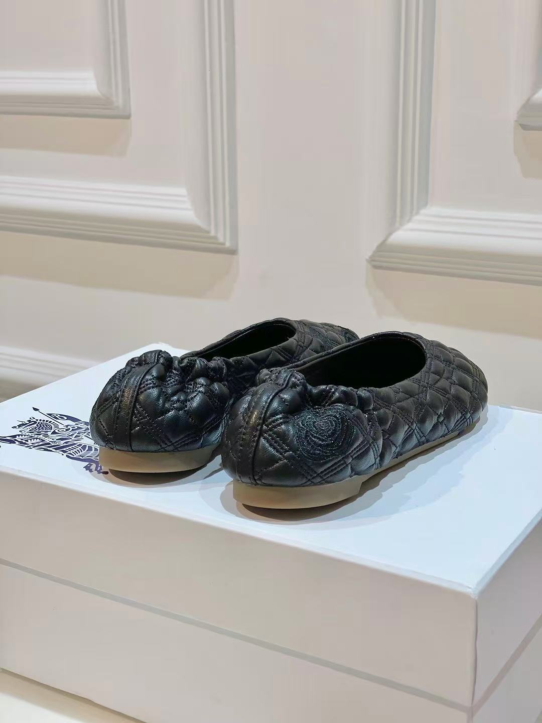 Burberry レザー サドラー バレリーナ