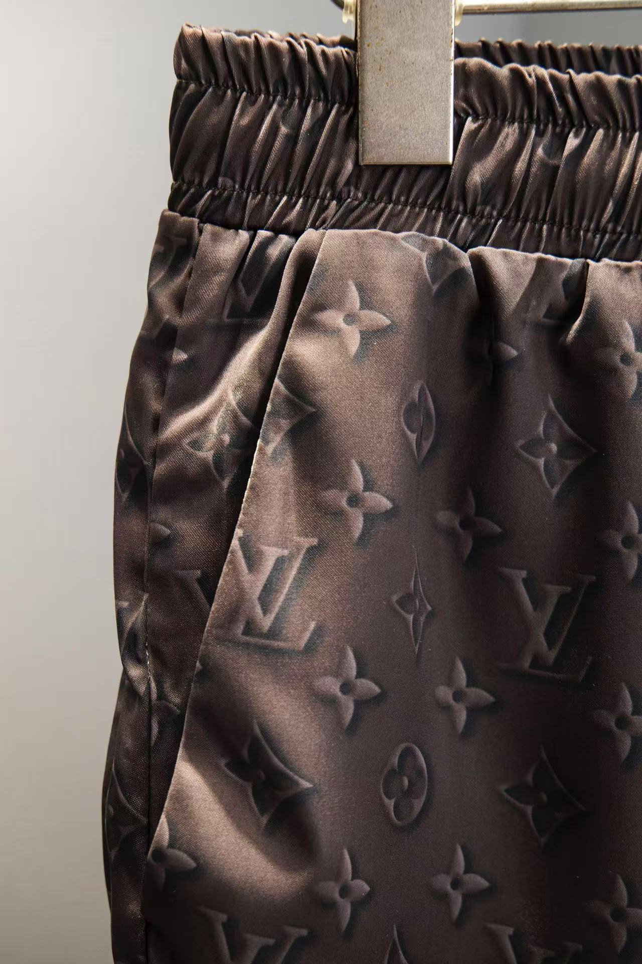 LV プリンテッドモノグラム ショートスリーブシルクシャツ+ショーツ