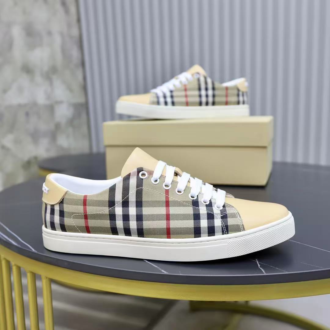 Burberry チェック＆レザー スニーカー