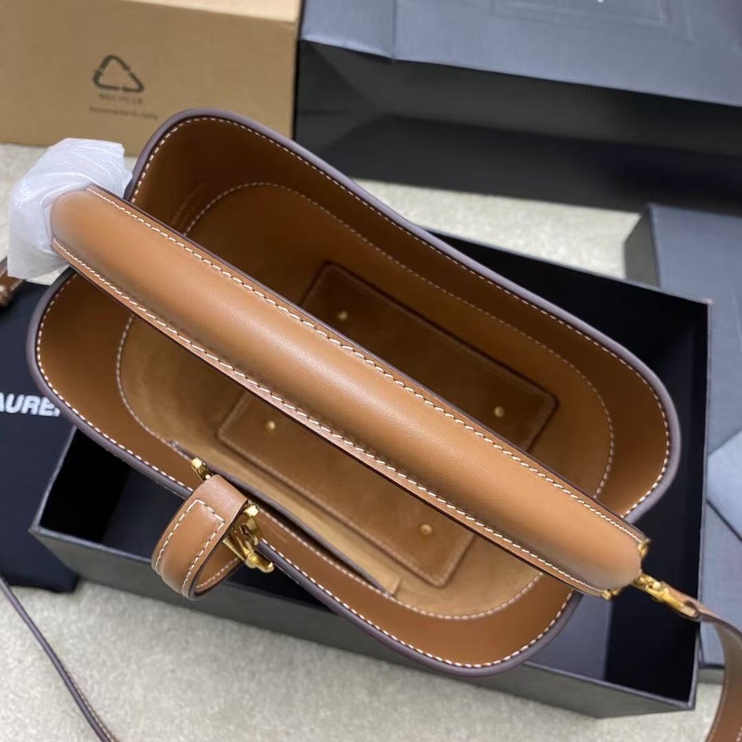 Saint Laurent サンローラン LE 37 スモール（シャイニーレザー）