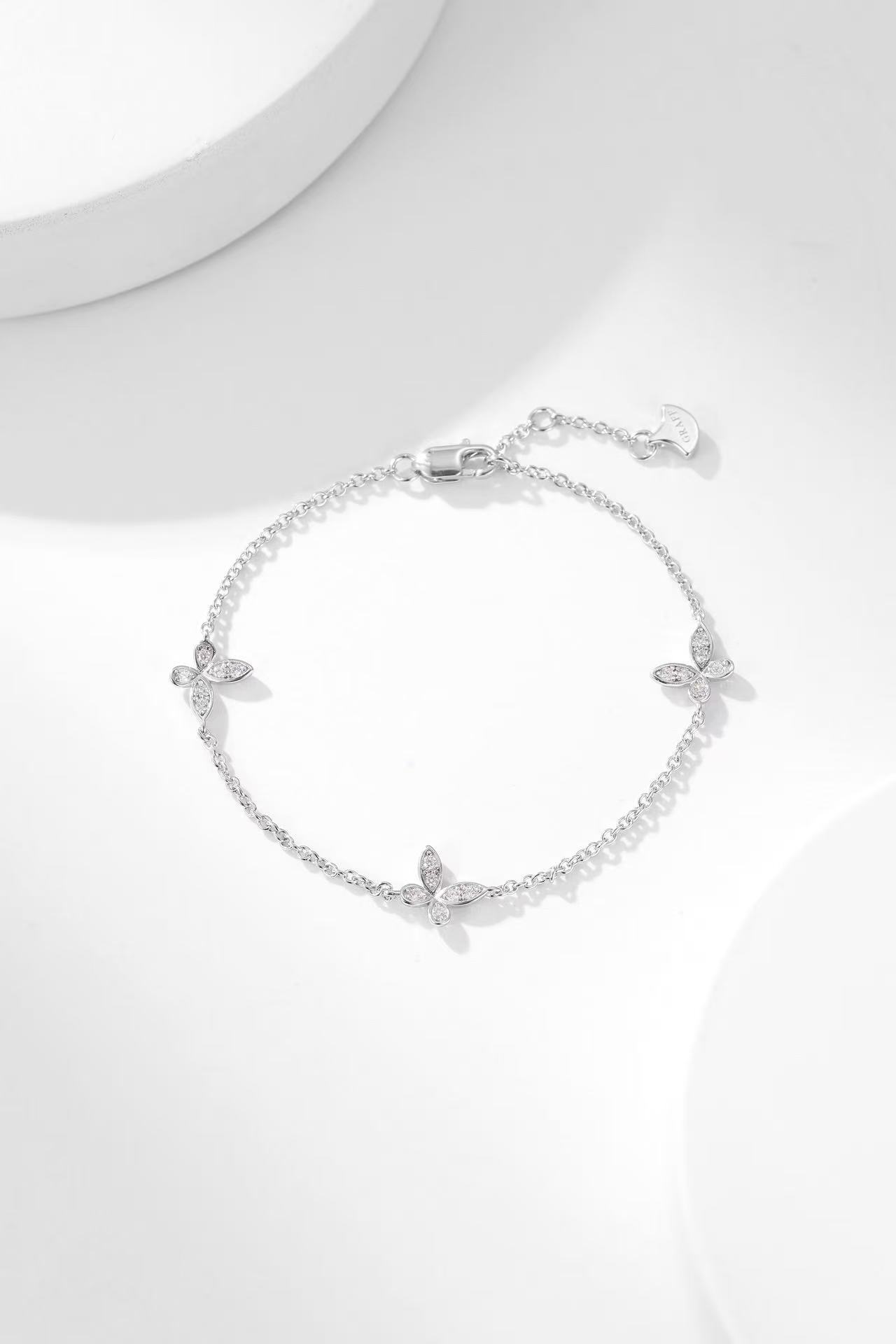 Graff パヴェ バタフライ ダイヤモンド プティ ブレスレット