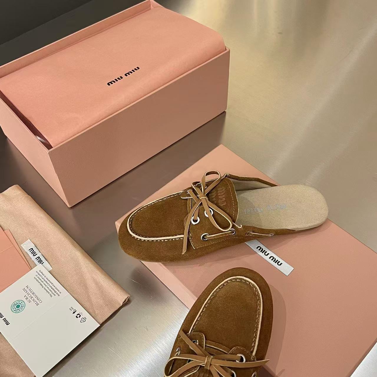 miumiu スエードのミュール