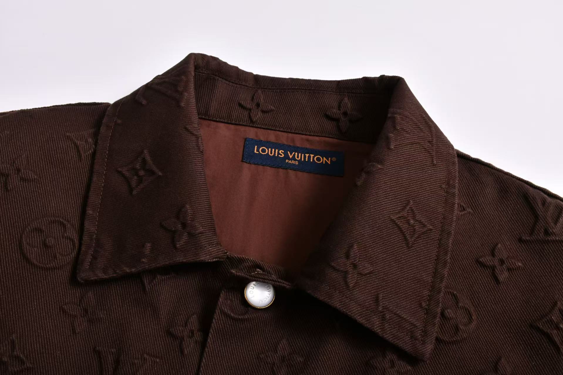 Louis vuitton モノグラムエンボスド オーバーシャツ