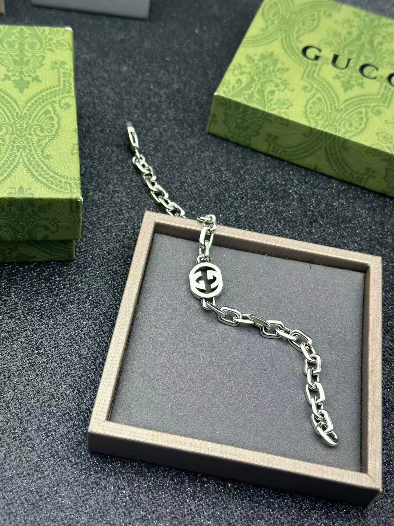 〔グッチ インターロッキング〕チェーン ブレスレット