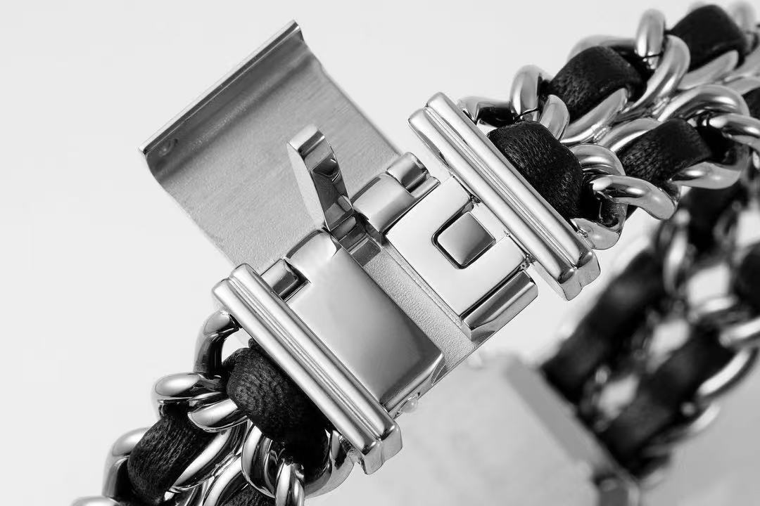 CHANEL プルミエール アイコニック チェーン