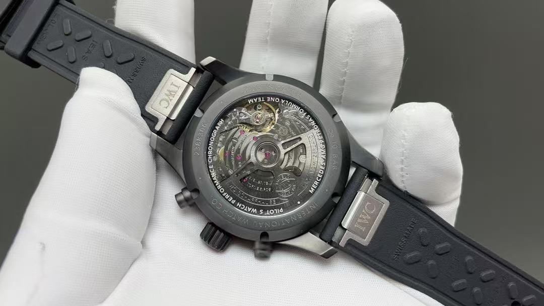 IWC パイロット・ウォッチ・パフォーマンス・クロノグラフ 41 “MERCEDES-AMG PETRONAS FORMULA ONE™ TEAM