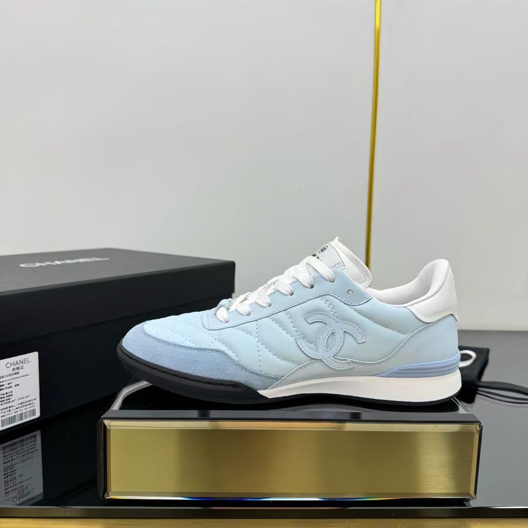 CHANEL シャイニー カーフスキン カーフスキン & スエード カーフスキン  ブルー & ホワイト