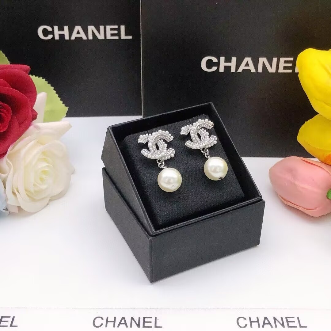 CHANEL COCOパールスウィングピアス