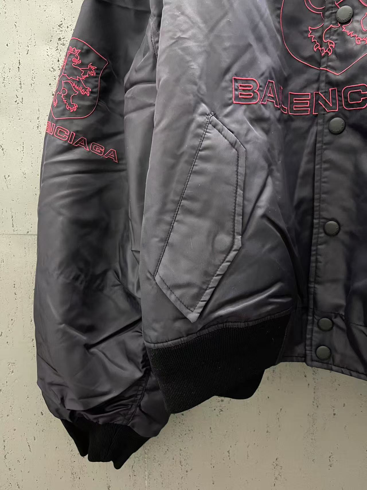 Balenciaga ブラック の メンズ LION CLUB VARSITY ジャケット