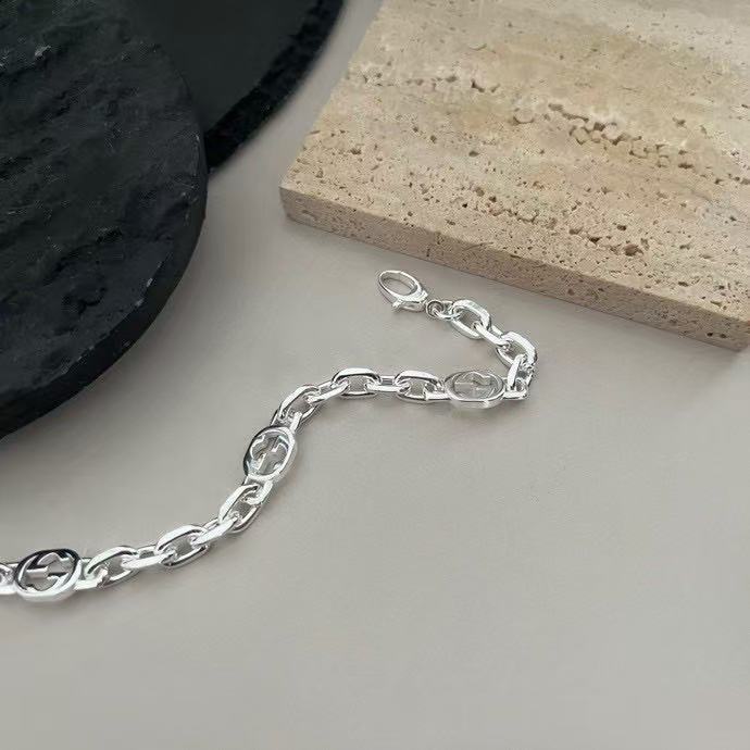 GUCCI 〔グッチ インターロッキング〕チェーン ブレスレット