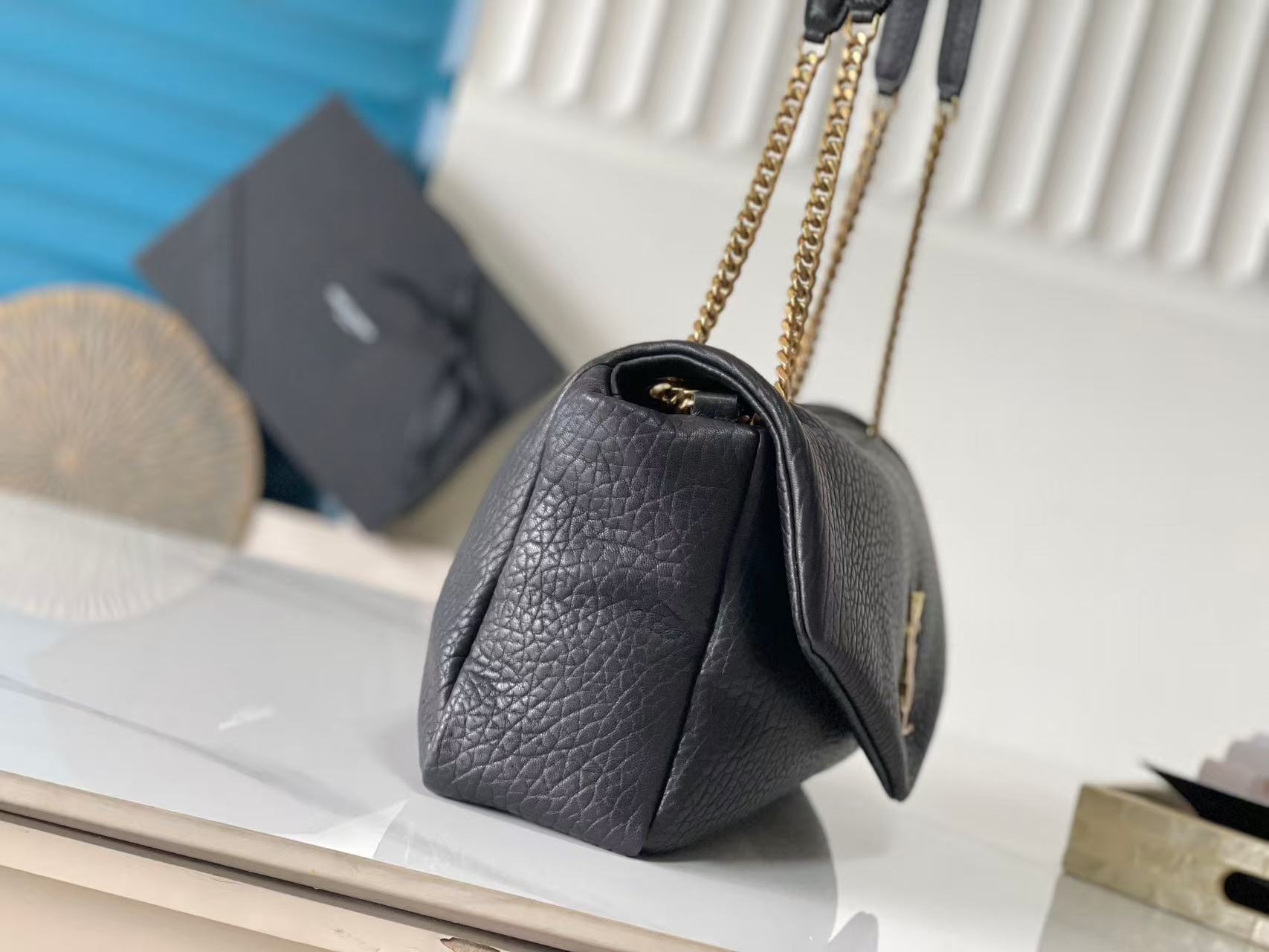   Saint Laurent サンローラン  カリプソ ラージ（グレインラムスキン）