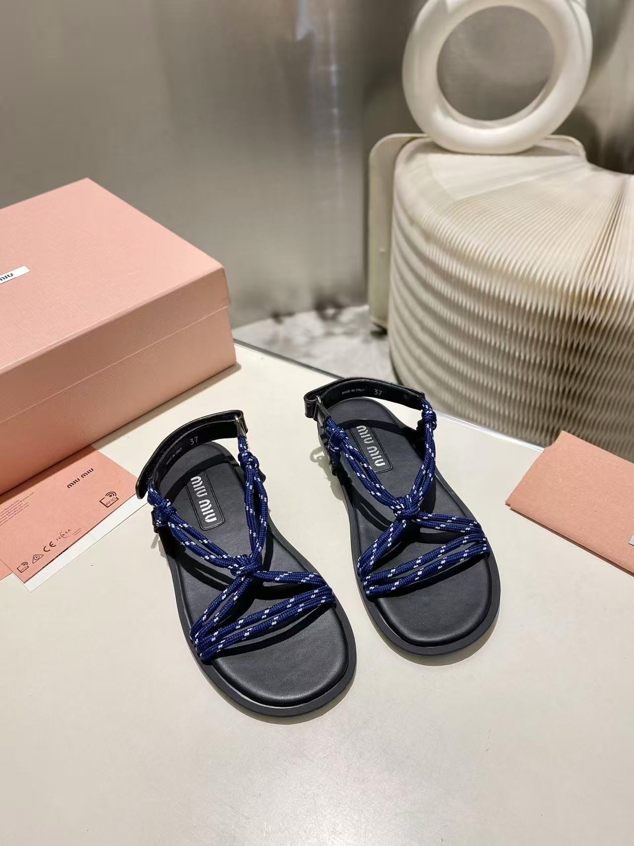 miumiu リビエール コードxレザー サンダル