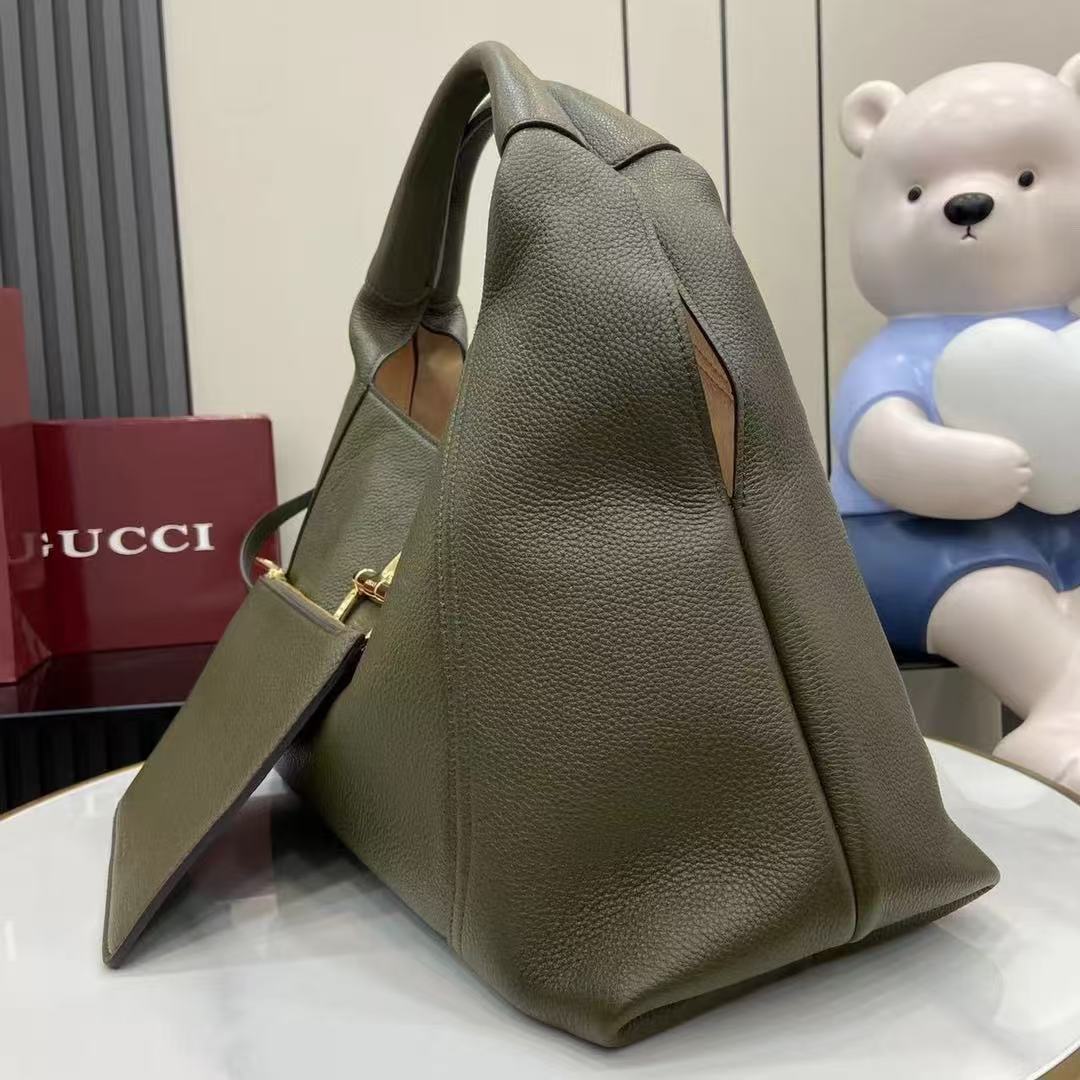 GUCCI 〔グッチ ソフトビット〕マキシ ショルダーバッグ