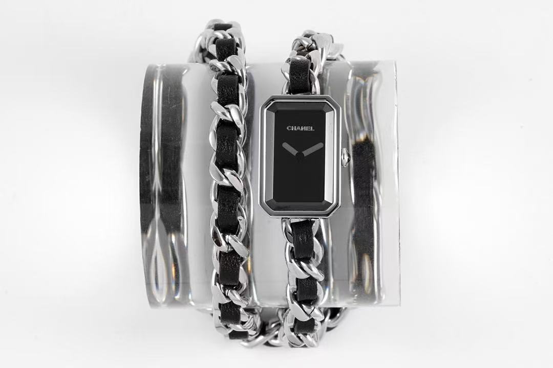 CHANEL プルミエール アイコニック チェーン