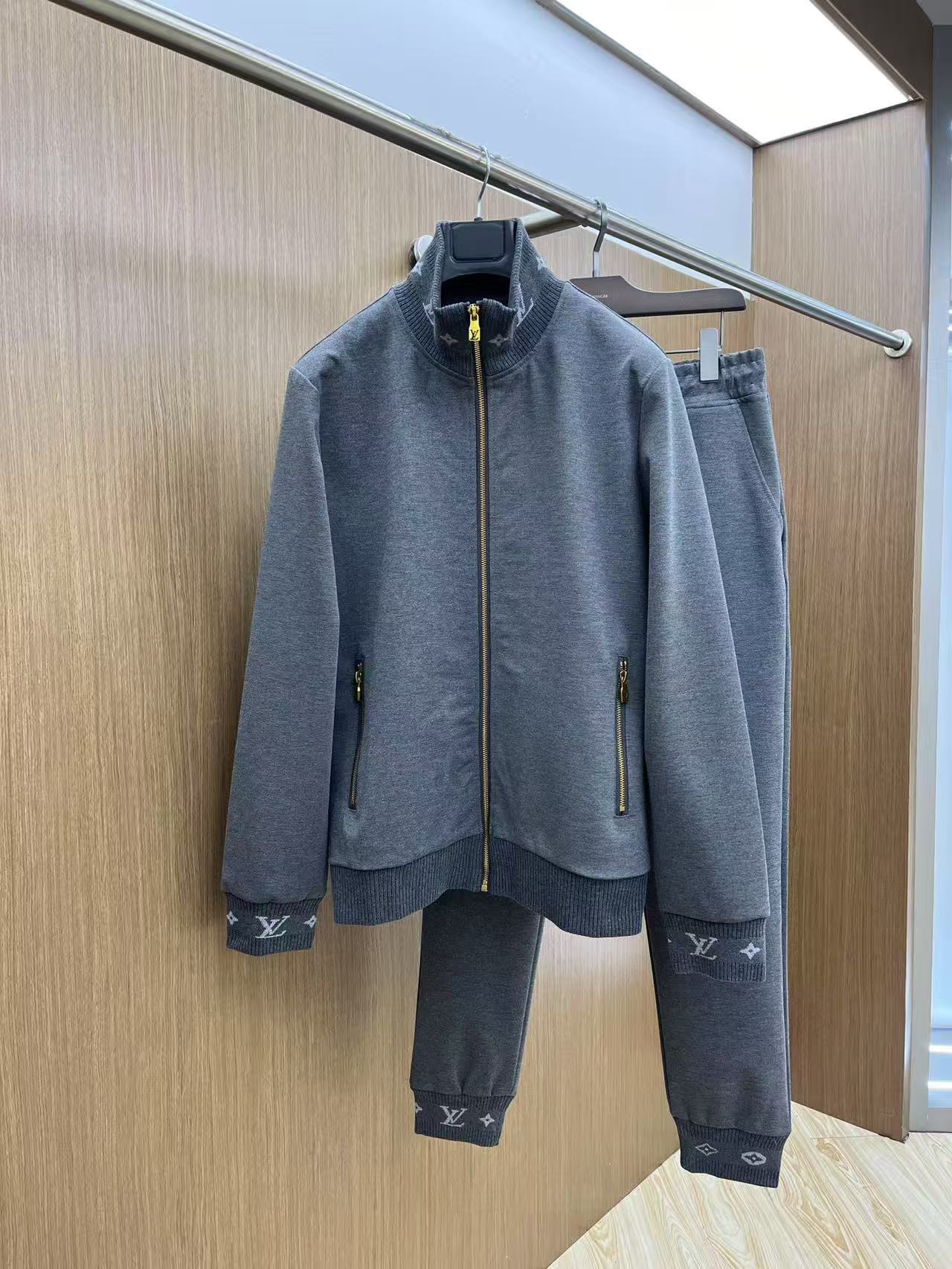 LV ダブルフェイスニットウールトラベルブルゾン+パンツ