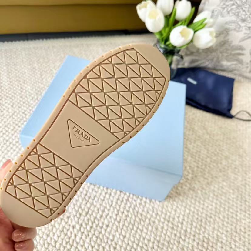 Prada プラダ ダウンタウン ナッパレザー スニーカー