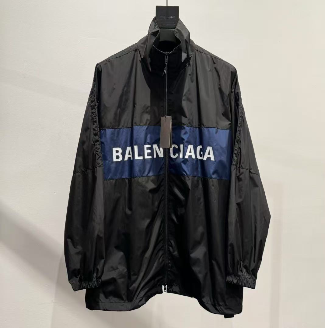 BALENCIAGA ジップアップ ジャケット で ブラック