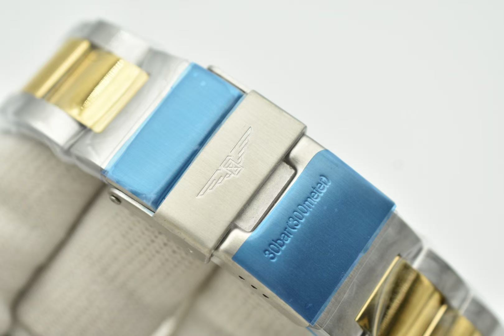 LONGINES  ロンジン  ハイドロコンクエスト, L3.742.3.56.7, 自動巻 ウォッチ, Ø 41.00 mm, ステンレススティール＆イエロー PVD.