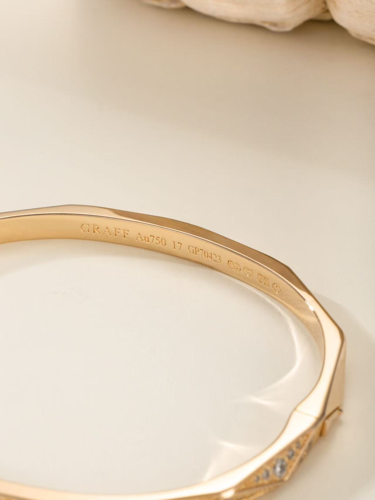 Graff ローレンス グラフ シグネチャー パヴェダイヤモンド バングル
