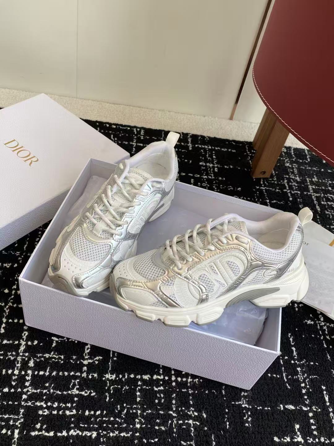 Dior Chrono スニーカー メッシュ & ラミネート レザーエフェクト インサーション