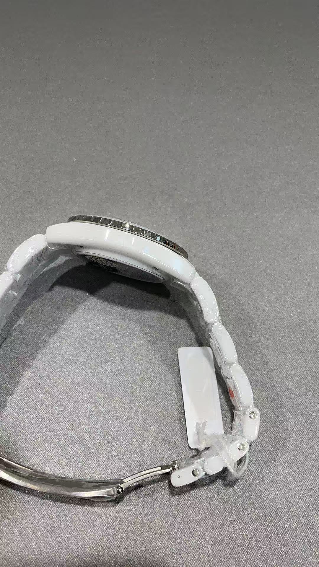 CHANEL J12 キャリバー12.2, 33mm