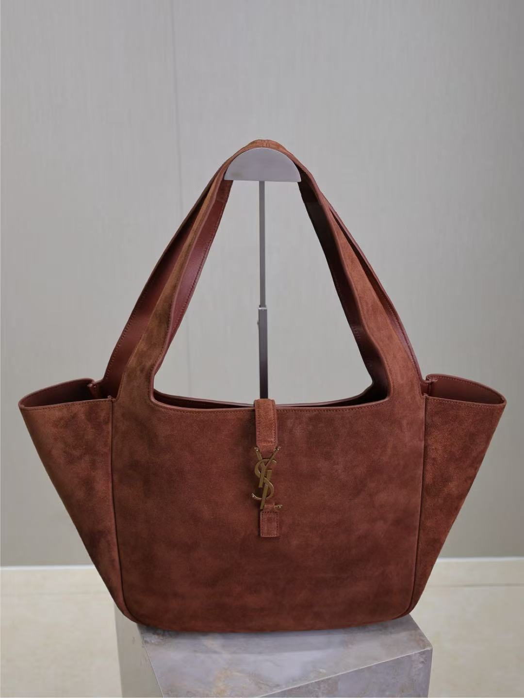 Saint Laurent サンローラン  LE 5 À 7 BEA（スエード）